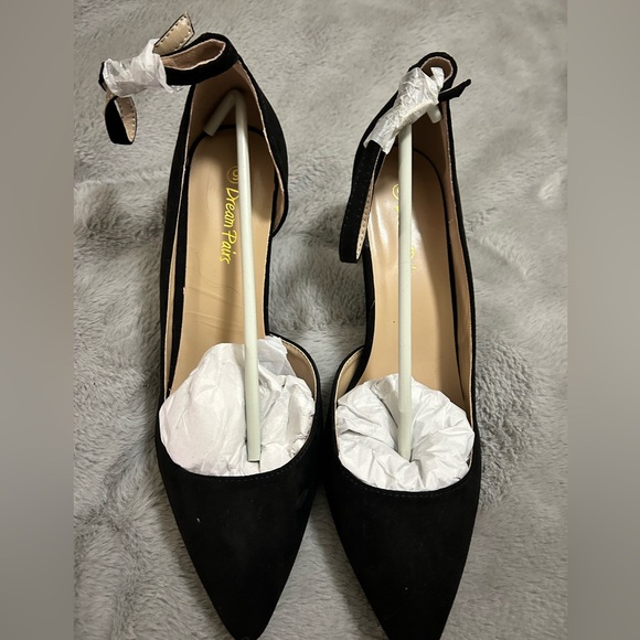 Dream Pairs size 9 black mock suede heels. Never worn - Picture 2 of 4